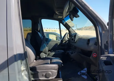 2021 Mercedes-Benz Sprinter 2500 High Roof I4 Diesel z USA, uszkodzony, nr VIN W1W4DCHY5MT049933